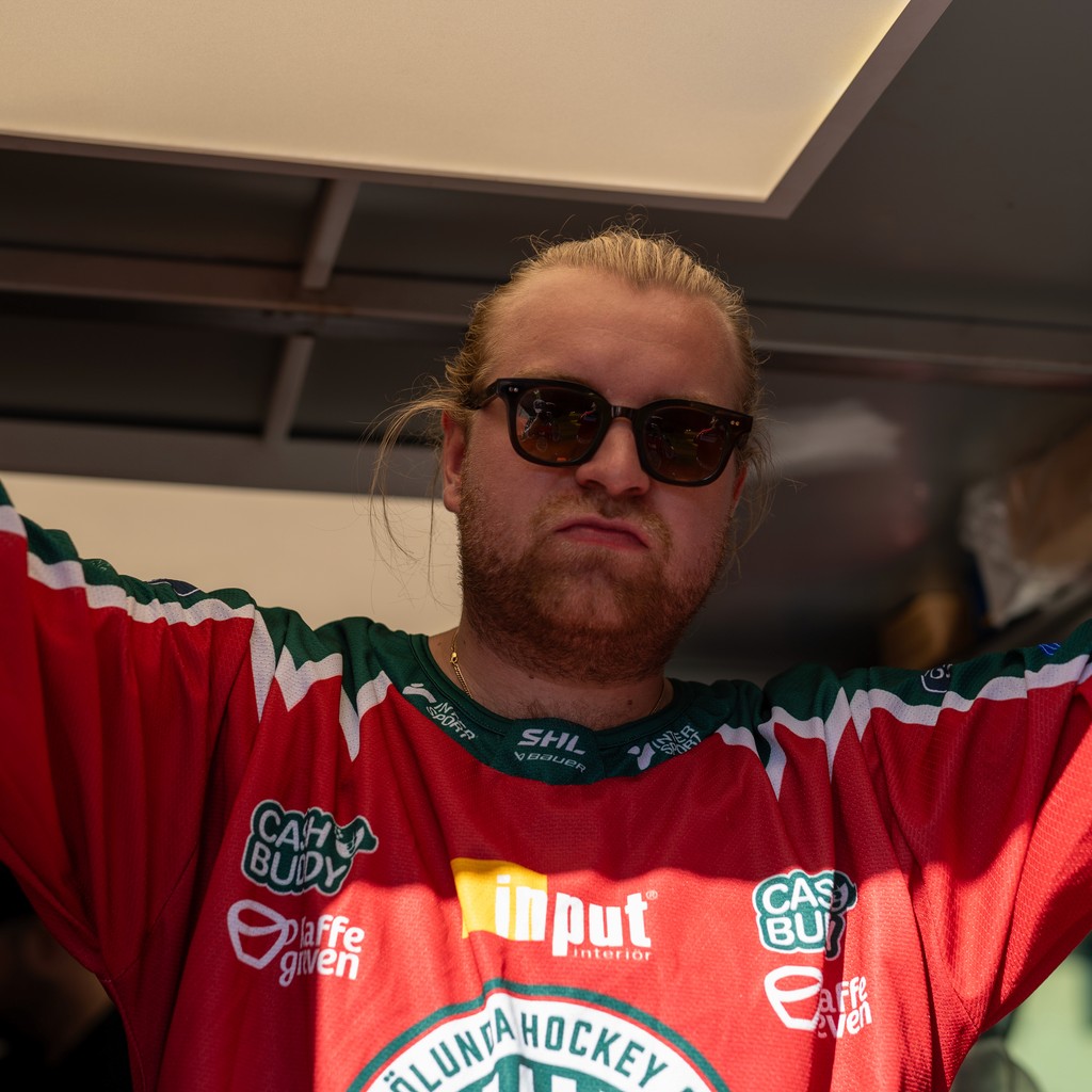 Detaljer ur köksbygget på Oss Emellan